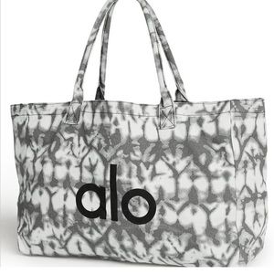Lululemon tote *Price is Firm*